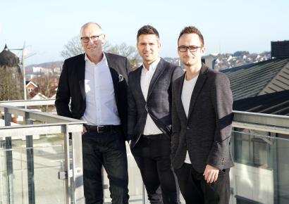 Krogh Arkitektur A/S partnerkreds indehaver og adm. direktør Jan Krogh og de to nye partnere Michael Glad og Brian Peter Nielsen.